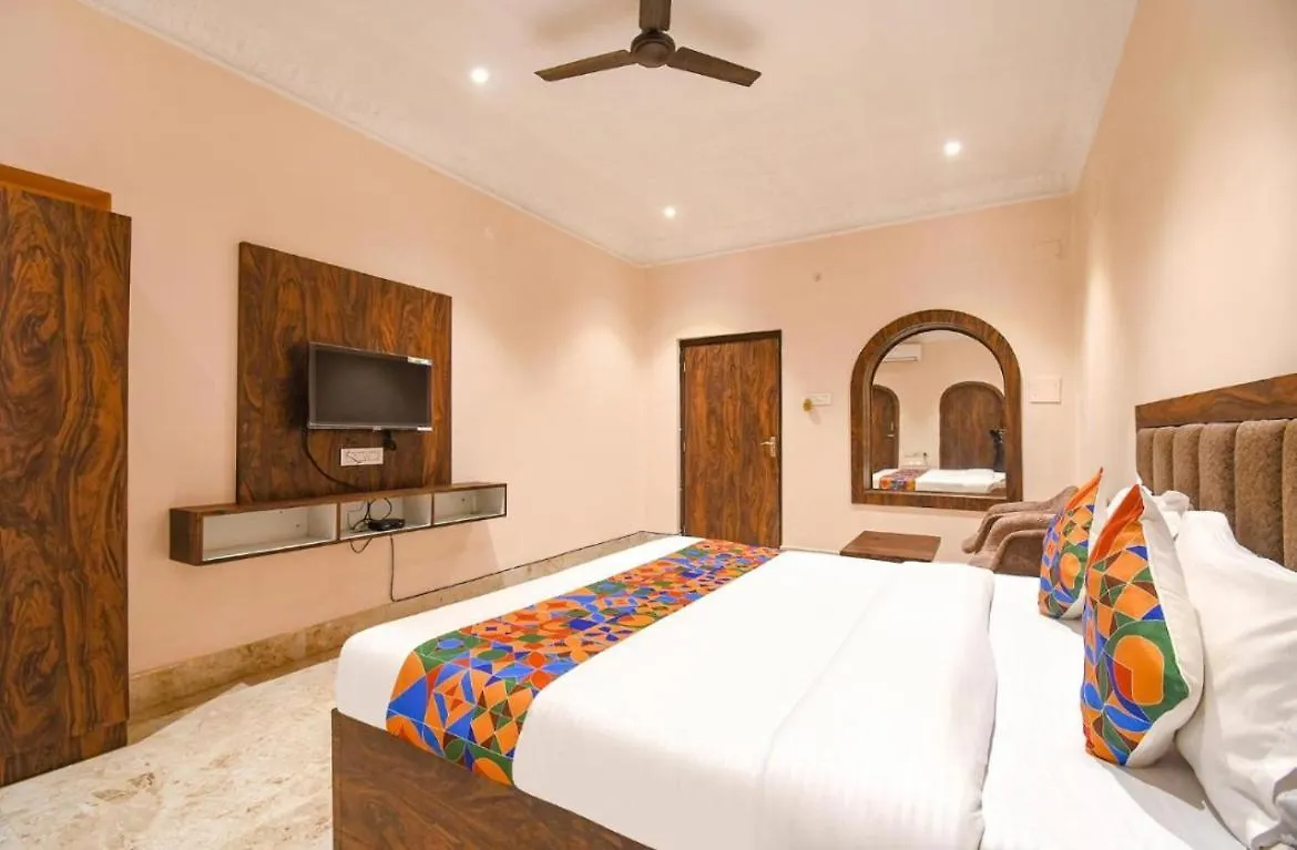 Hotel Whitehouse Ac Family Room Agra  Índia
