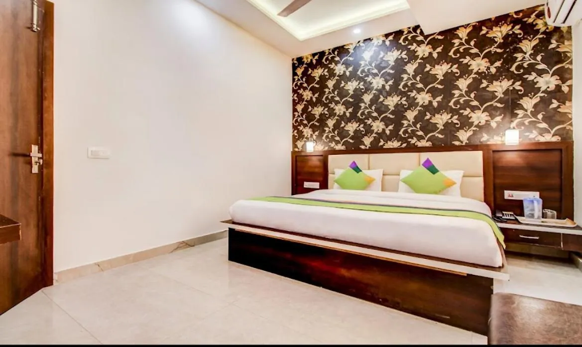 Hotel Whitehouse Ac Family Room Agra  Agra (Uttar Pradesh)