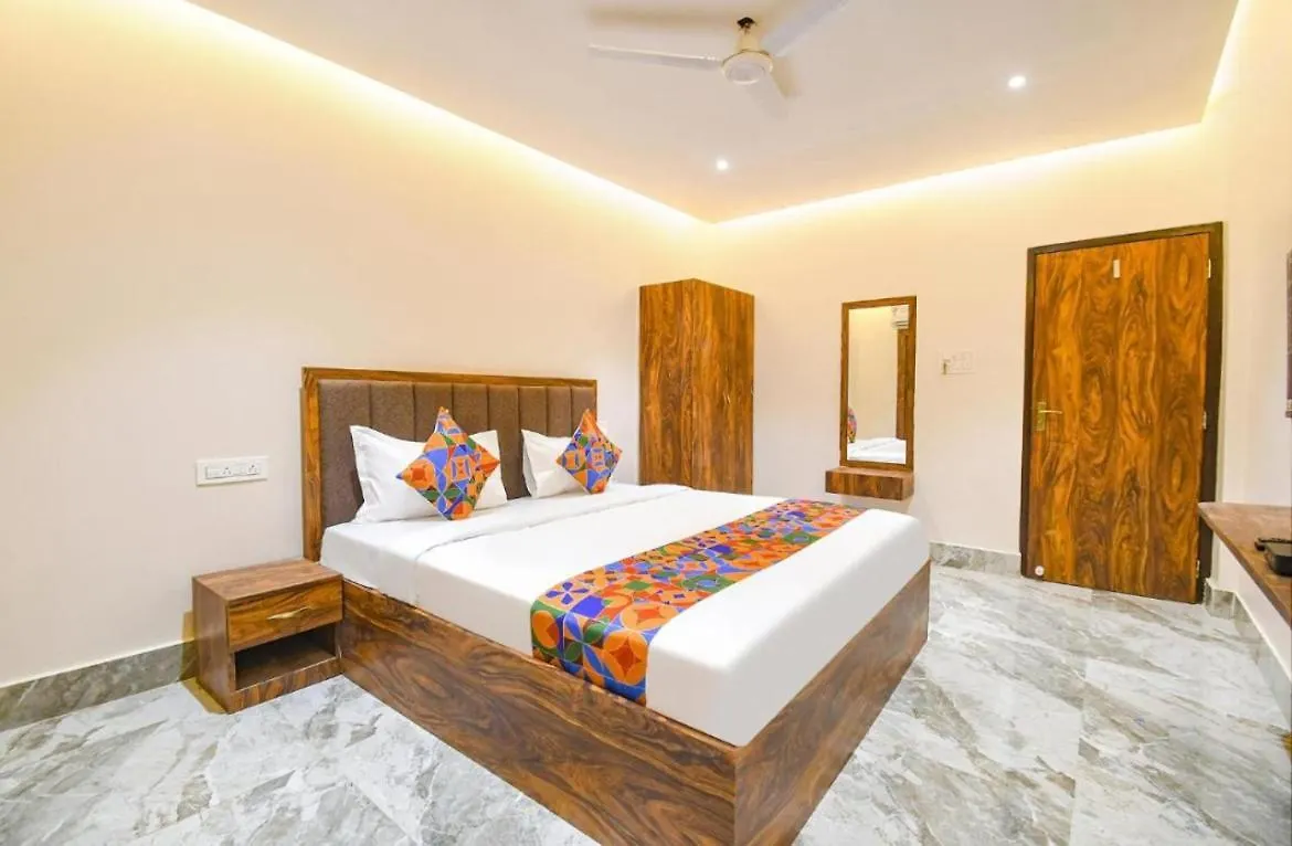 ***  Hotel Whitehouse Ac Family Room Agra  Índia
