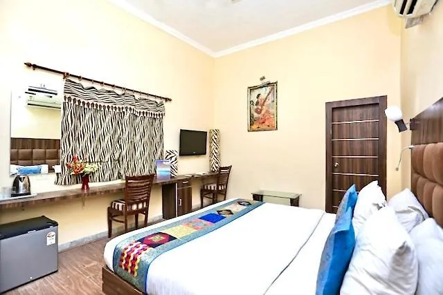Hotel Whitehouse Ac Family Room Agra  Índia