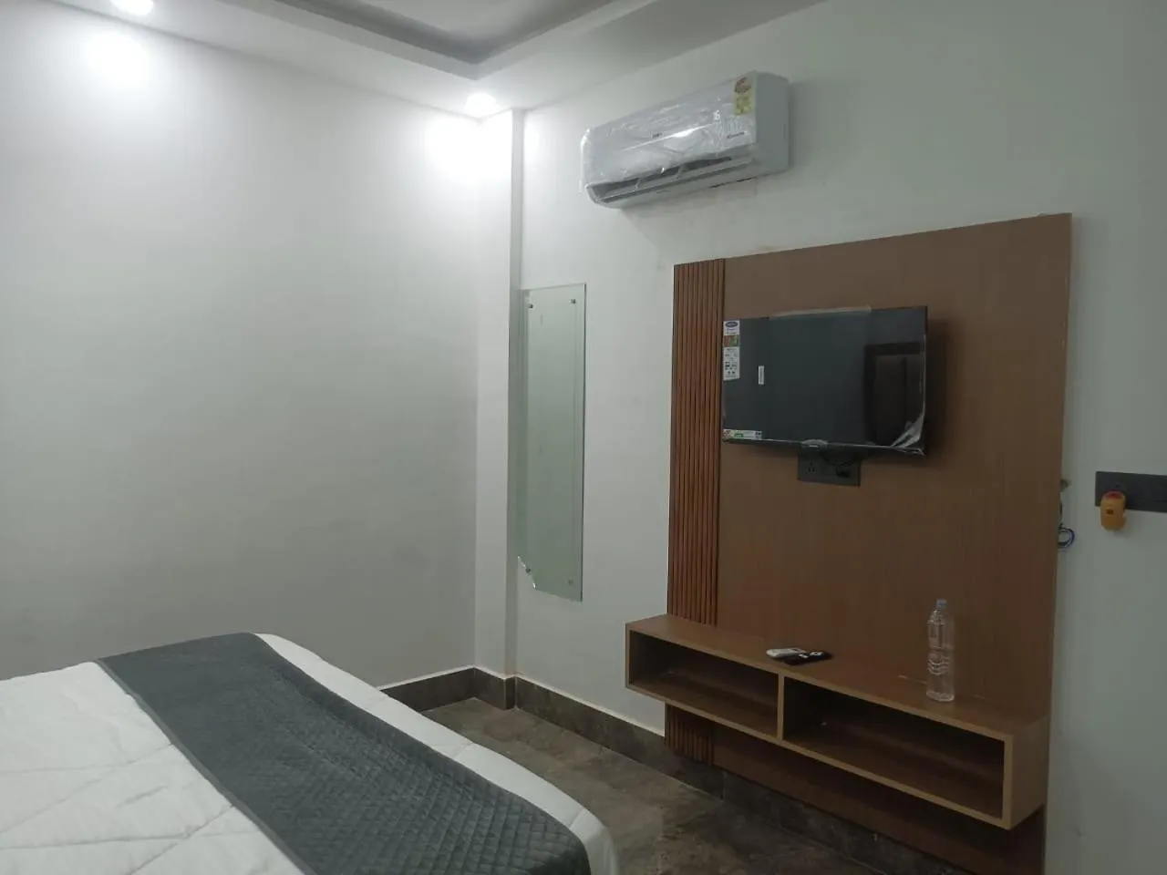 Hotel Whitehouse Ac Family Room Agra  3*, Agra (Uttar Pradesh)